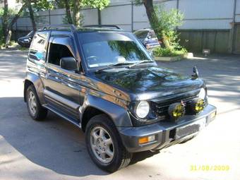 1996 Mitsubishi Pajero Junior Photos