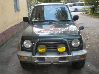 1996 Mitsubishi Pajero Junior Wallpapers