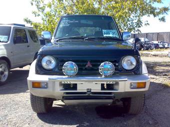 1996 Mitsubishi Pajero Junior Photos