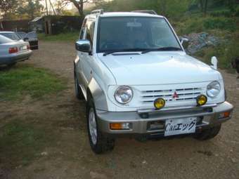 1997 Mitsubishi Pajero Junior Wallpapers