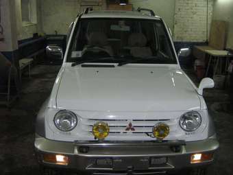 1997 Mitsubishi Pajero Junior Pics
