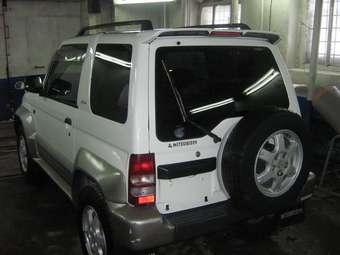 1997 Mitsubishi Pajero Junior Photos