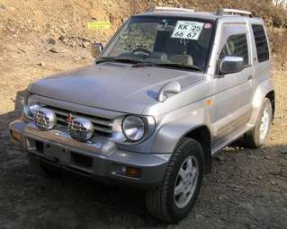 1997 Mitsubishi Pajero Junior Pictures