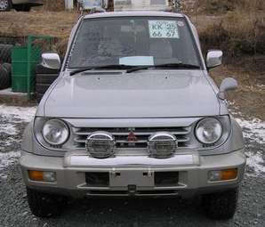 1997 Mitsubishi Pajero Junior Images