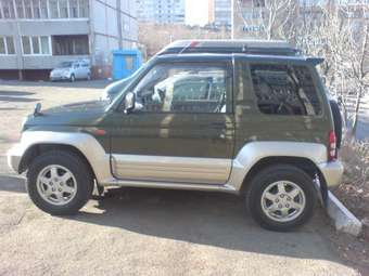 1997 Mitsubishi Pajero Junior Photos