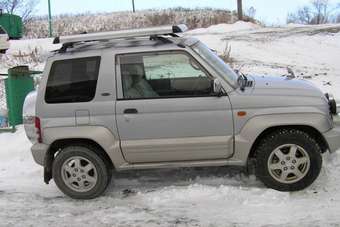 1997 Mitsubishi Pajero Junior Pictures