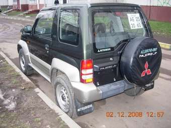1997 Mitsubishi Pajero Junior Images
