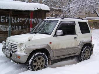 1997 Mitsubishi Pajero Junior Photos