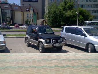 1997 Mitsubishi Pajero Junior Photos