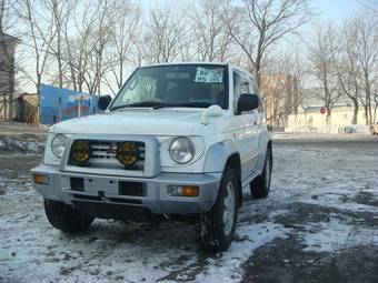 1997 Mitsubishi Pajero Junior Pictures