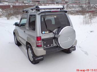 1997 Mitsubishi Pajero Junior Pictures