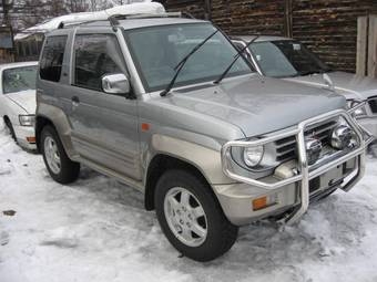 1997 Mitsubishi Pajero Junior Photos