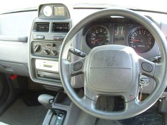 1997 Mitsubishi Pajero Junior Pictures