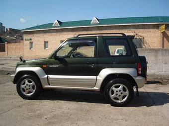 1997 Mitsubishi Pajero Junior Photos