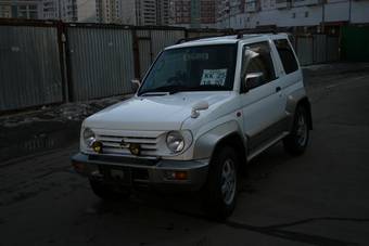 1997 Mitsubishi Pajero Junior Photos