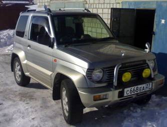 1997 Mitsubishi Pajero Junior Photos