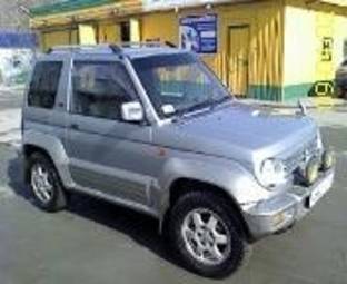 1997 Mitsubishi Pajero Junior Photos