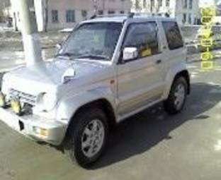 1997 Mitsubishi Pajero Junior Photos