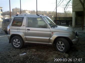 1997 Mitsubishi Pajero Junior Photos