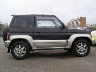 1997 Mitsubishi Pajero Junior Photos