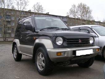 1997 Mitsubishi Pajero Junior Pictures