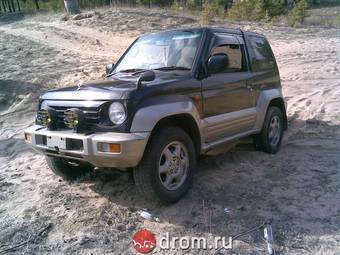 1997 Mitsubishi Pajero Junior Pictures