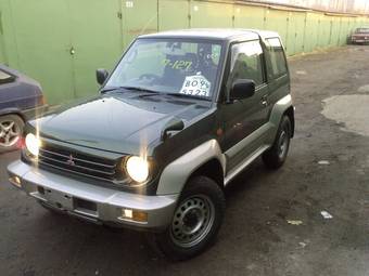 1997 Mitsubishi Pajero Junior Photos