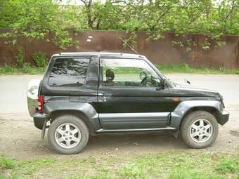 1997 Mitsubishi Pajero Junior Photos