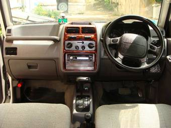 1997 Mitsubishi Pajero Junior Pictures