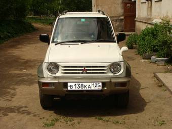 1997 Mitsubishi Pajero Junior Pictures