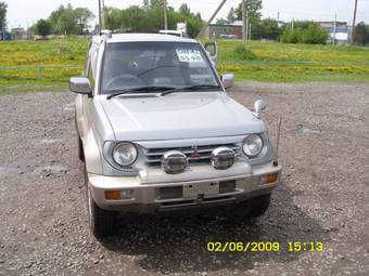 1997 Mitsubishi Pajero Junior Pictures