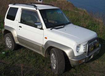 1997 Mitsubishi Pajero Junior Pictures