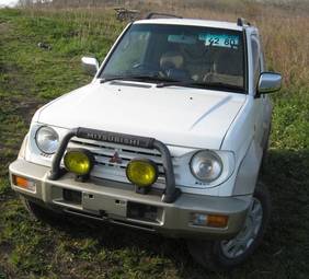 1997 Mitsubishi Pajero Junior Pictures