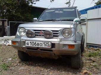 1997 Mitsubishi Pajero Junior Photos