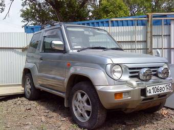 1997 Mitsubishi Pajero Junior Pictures