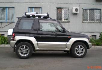 1997 Mitsubishi Pajero Junior Pictures