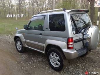 1997 Mitsubishi Pajero Junior Photos