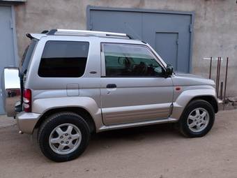 1997 Mitsubishi Pajero Junior Pictures