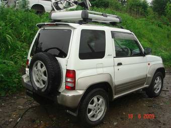 1997 Mitsubishi Pajero Junior Photos