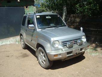 1997 Mitsubishi Pajero Junior Photos