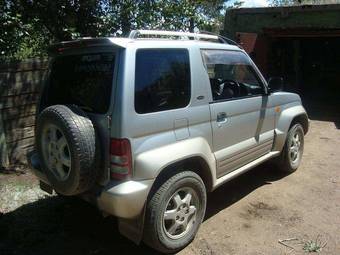 1997 Mitsubishi Pajero Junior Photos