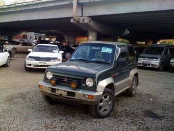 1997 Mitsubishi Pajero Junior Pictures
