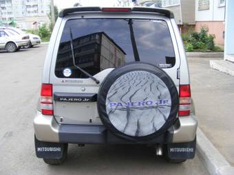 1997 Mitsubishi Pajero Junior Pictures