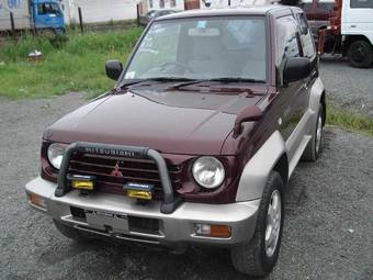 1997 Mitsubishi Pajero Junior Photos