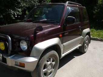 1997 Mitsubishi Pajero Junior Images