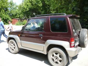 1997 Mitsubishi Pajero Junior Pics