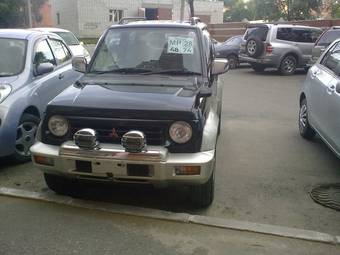1997 Mitsubishi Pajero Junior Wallpapers