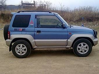 1997 Mitsubishi Pajero Junior Photos