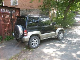 1997 Mitsubishi Pajero Junior Photos