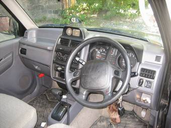 1997 Mitsubishi Pajero Junior Pictures